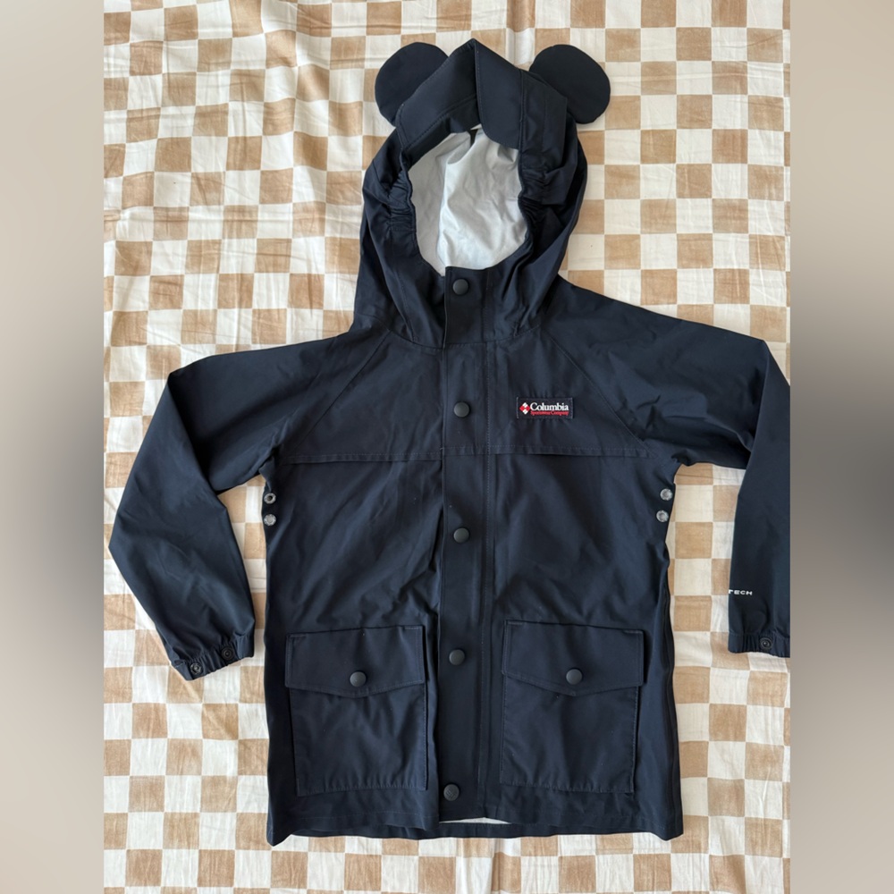 Columbia Black Raincoat with Hood and Weather-Resistant Material